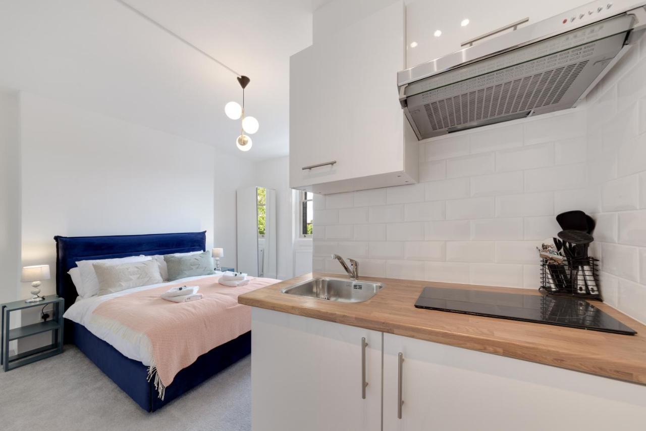 Suites By Rehoboth - M'Nuchah - Camden Road London Exterior photo